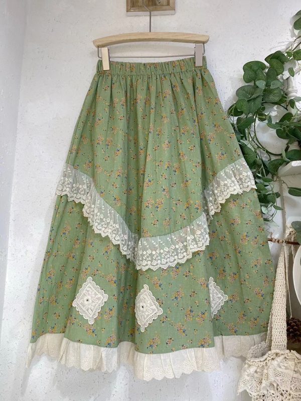 Vittlr Floral Skirt With Lace Trim